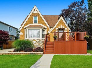 10204 S Sawyer Ave, Evergreen Park, IL 60805