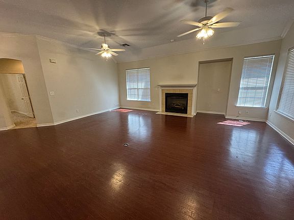 3rd image of 127 Labelle Ln