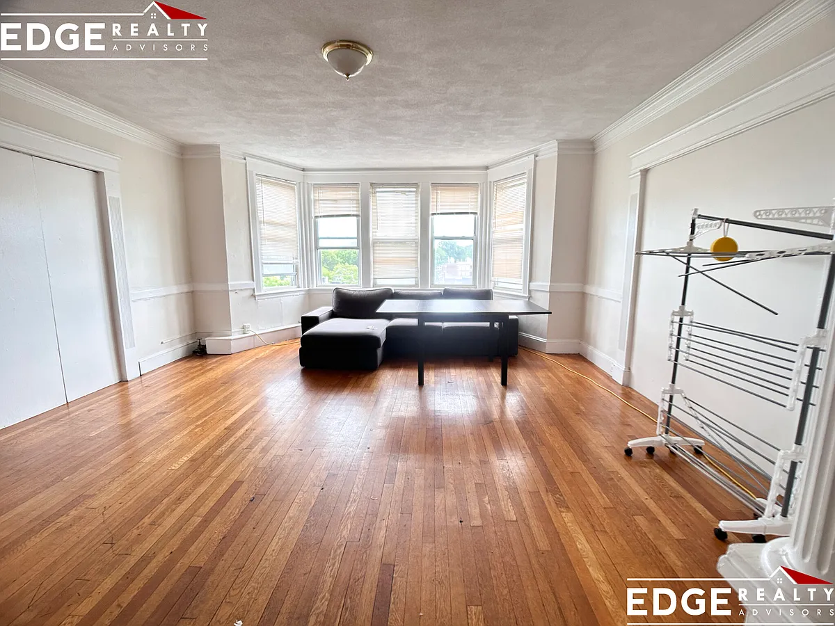 Building Photo - 1711 Commonwealth Ave #6