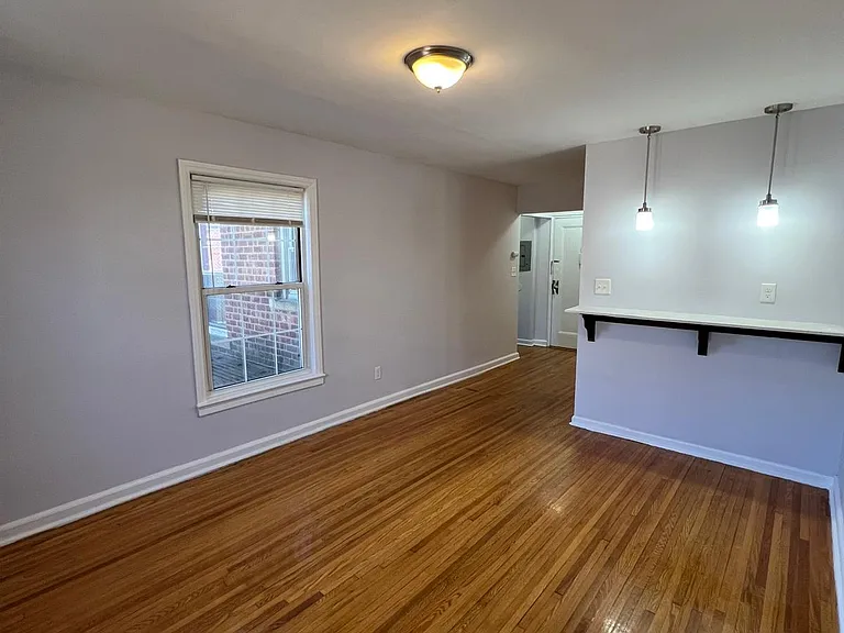 4 Beaumont Pl — Photo 2