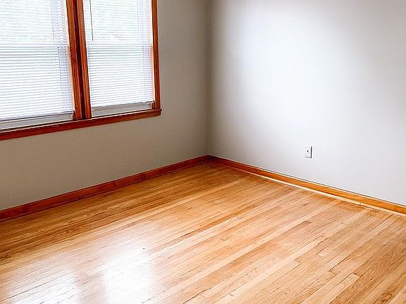 2nd image of 5758 S Melvina Ave #2