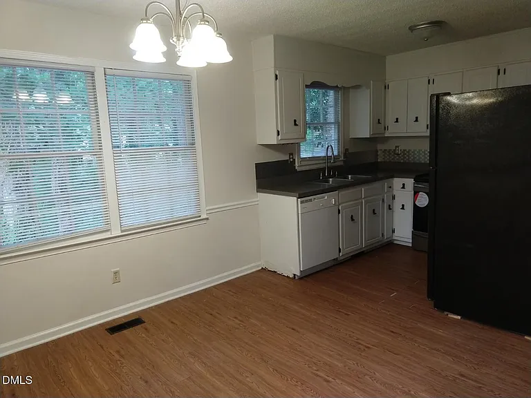 304 Holtz Ln — Photo 4