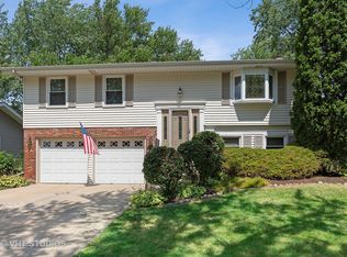 1520 Newcastle Ln, Hoffman Estates, IL 60169