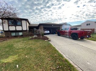 42745 Saltz Rd, Canton, MI 48187