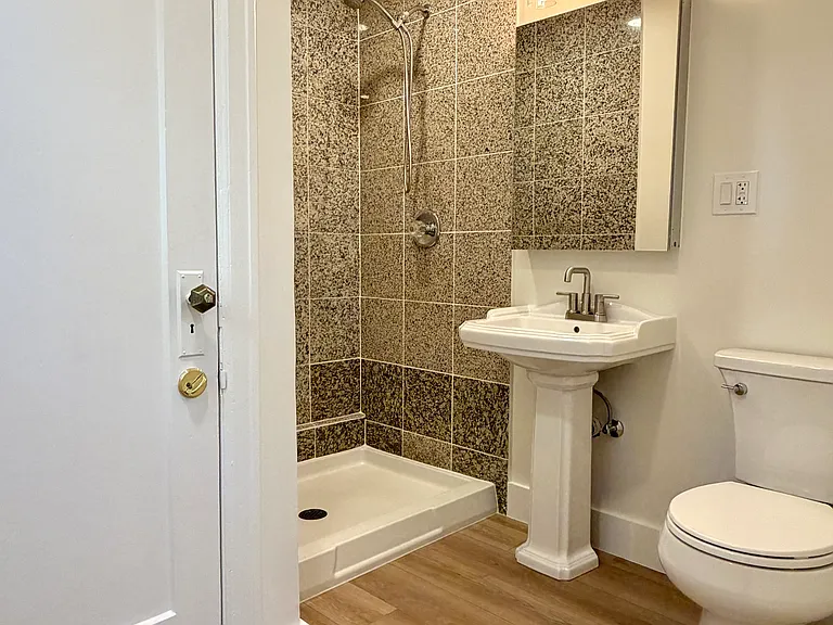 1360 Clayton St #3 — Photo 23