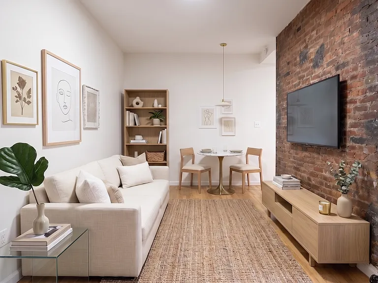 325 E 21st St #5 — Photo 1