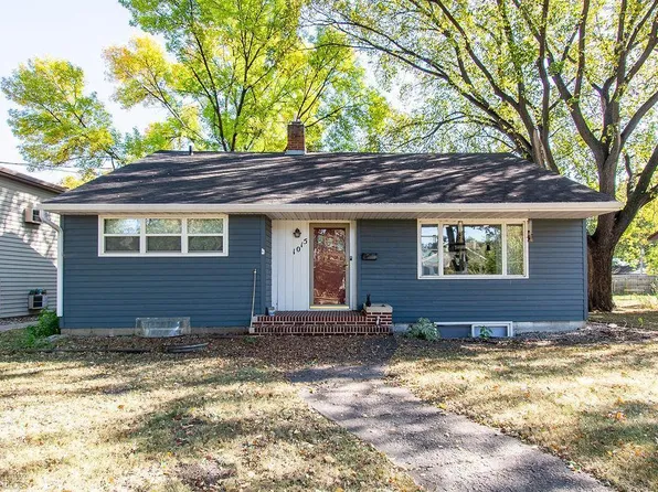 1015 College St N, Fargo, ND 58102