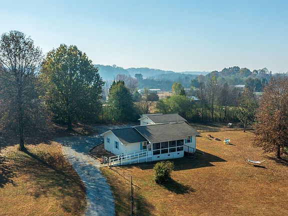 3rd image of 347 Short Meadow Ln