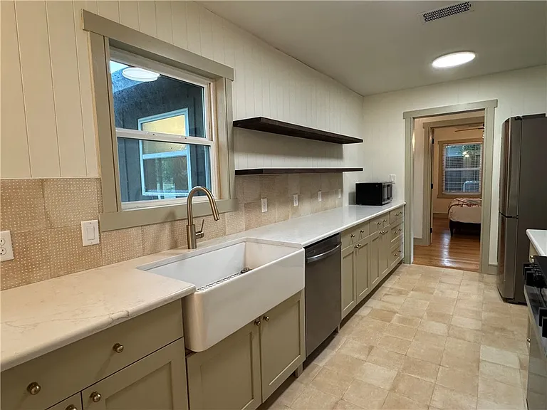727 Mary Lake Dr — Photo 10