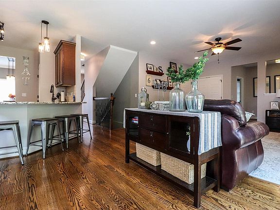 5th image of 222 S Fillmore Ave