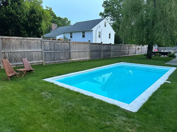 1 Juniper Rd, Westport, CT 06880