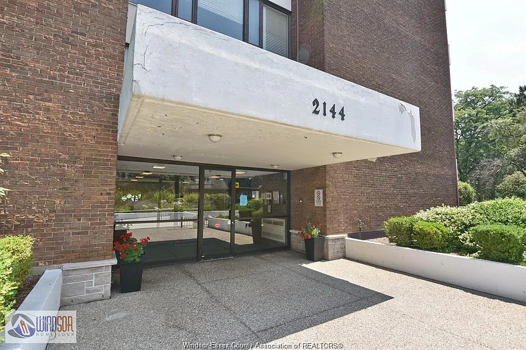 2 bed, 1.5 bath, 1062 sqft, $1,950 — Photo 3