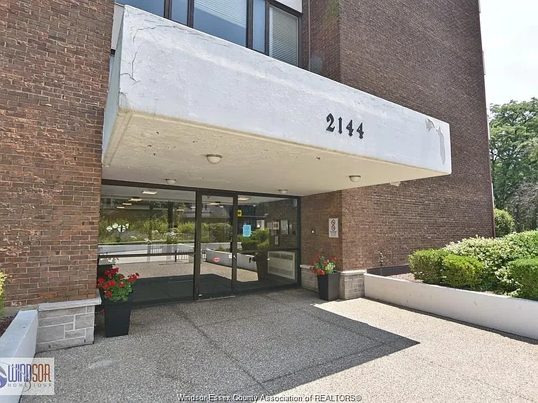 2144 Pelissier St #601 — Photo 3