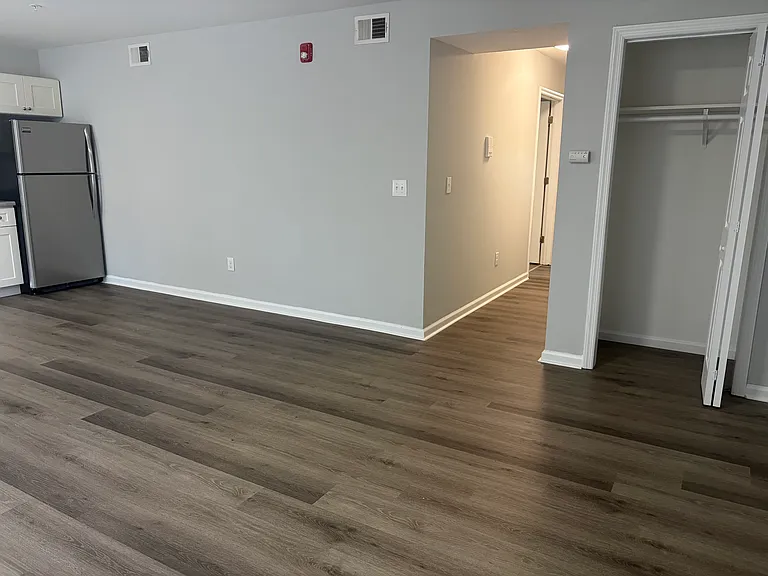 40 12th Ave — Photo 14