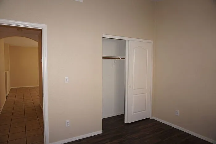 2201 S Saint Suzanne Dr — Photo 20
