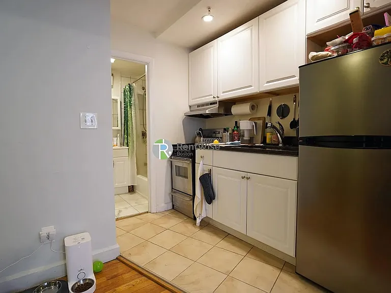 531 Beacon St #D2 — Photo 7