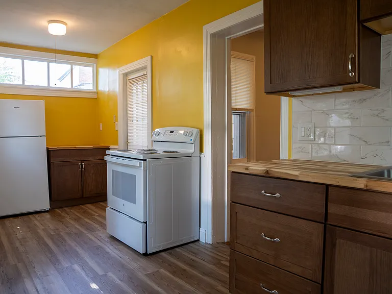 462 N Charlotte St #B — Photo 21