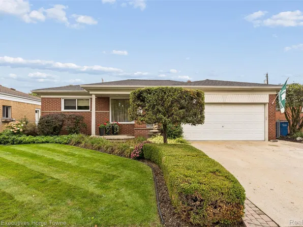 11460 Applewood Dr, Warren, MI 48093