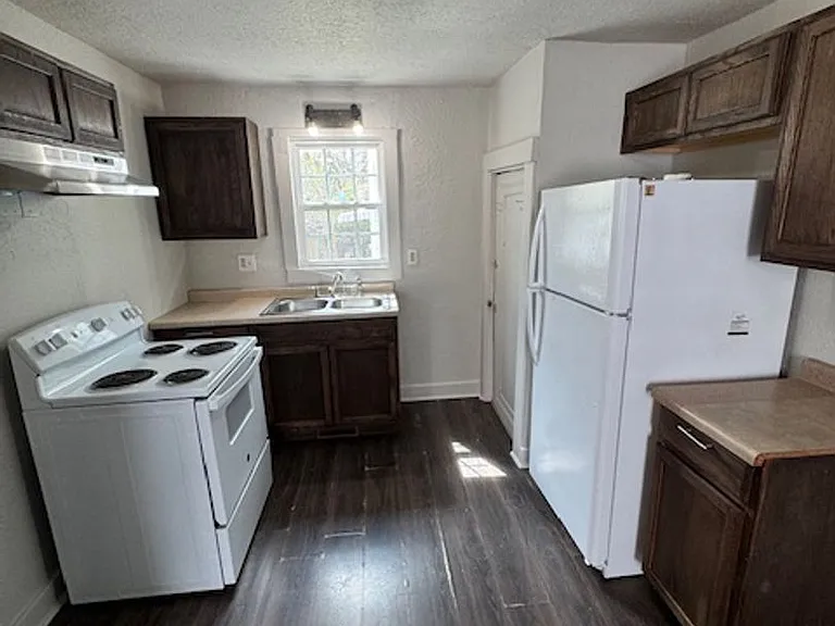 1516 Bayer Ave — Photo 5