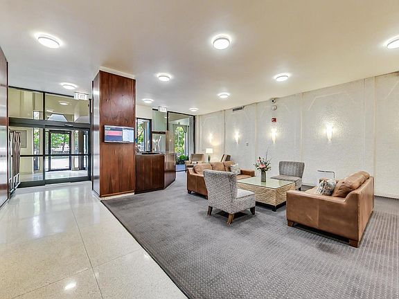 4th image of 6007 N Sheridan Rd APT 16F