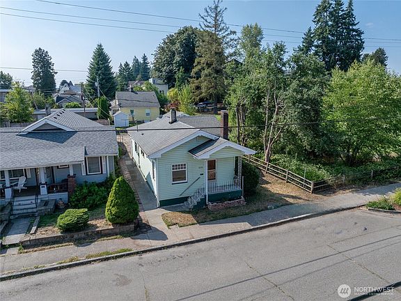 2nd image of 1515 5th Street