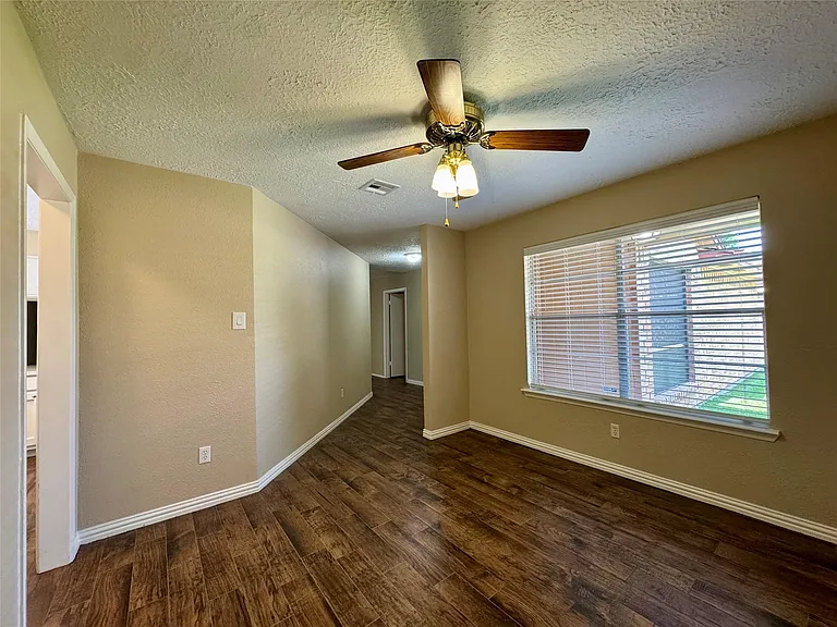 9831 Shell Rock Rd — Photo 17