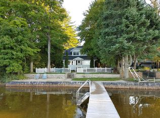 1576 S Lake Mitchell Dr, Cadillac, MI 49601
