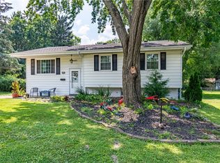3401 N Christine Dr, Decatur, IL 62526