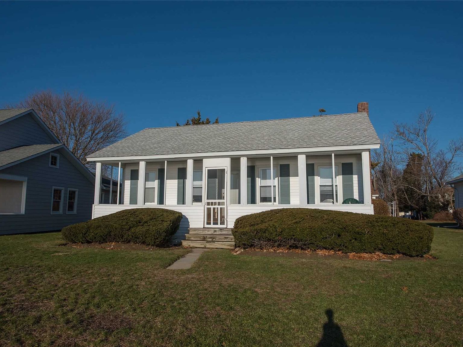 1396 Peconic Bay Blvd, Riverhead, NY 11901 Zillow