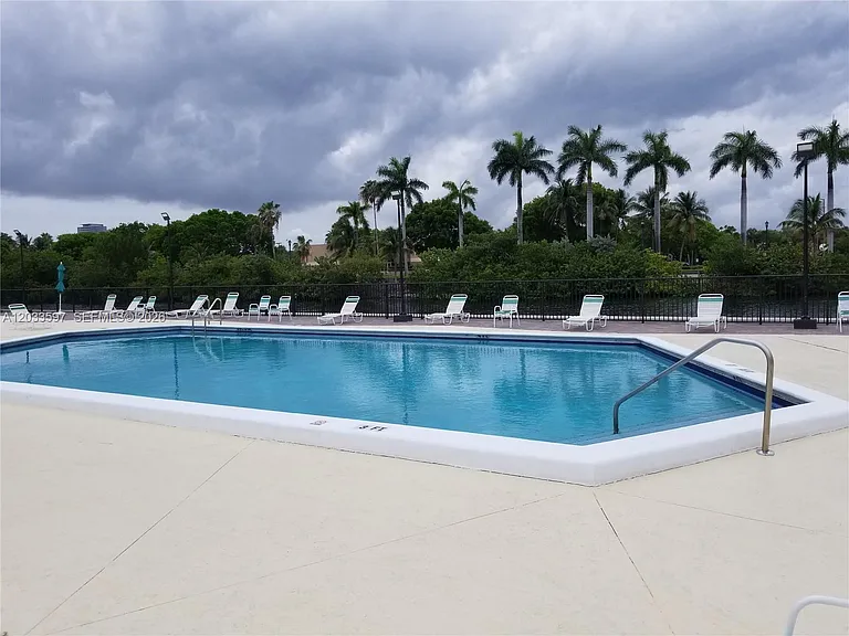 3401 N Country Club Dr #211 — Photo 26