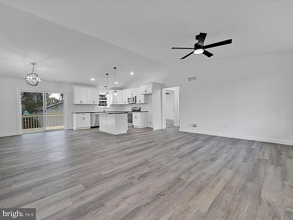 5th image of 1591 Stag Dr