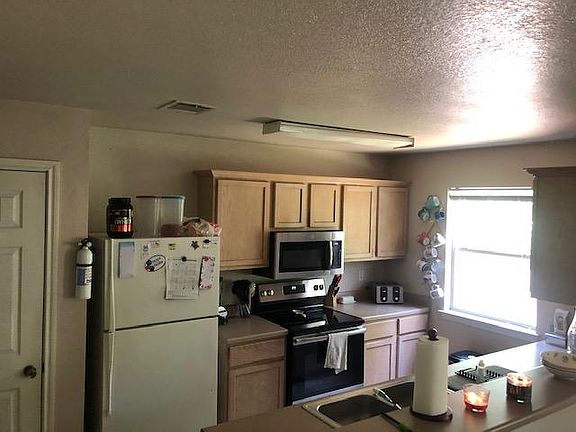 4th image of 123 Cedargrove St