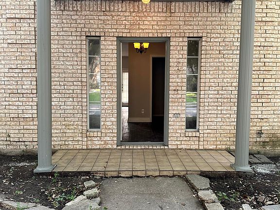 3rd image of 2106 Dana Dr