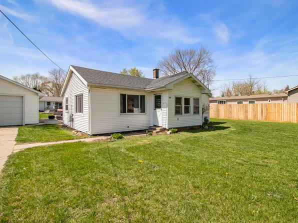 271 S 7th St NE, Cedar Springs, MI 49319