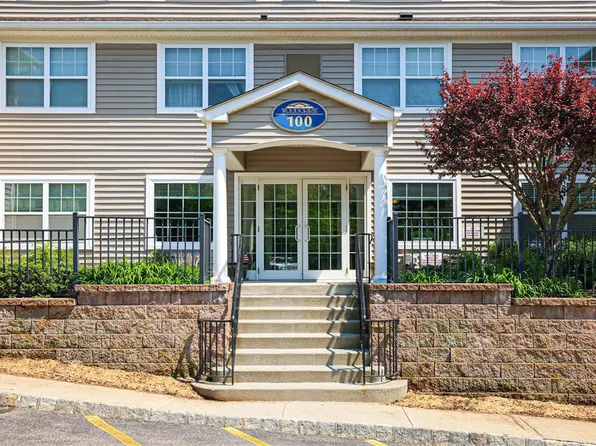 100 Woodcrest Lane #110, Mount Kisco, NY 10549