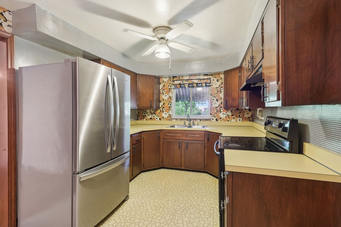 Lilac St-1505-012.jpg