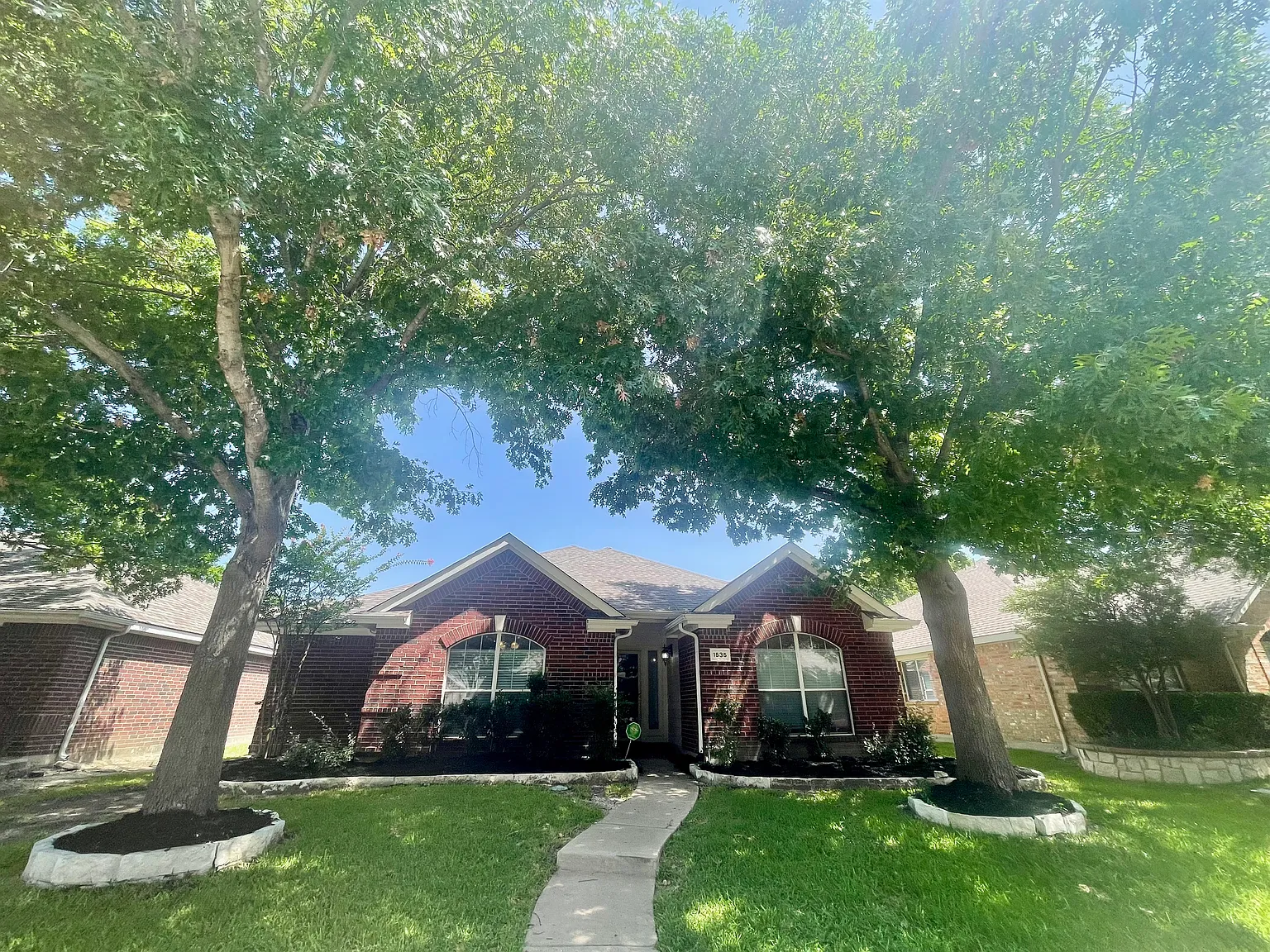 3 bed, 1843 sqft, $2,295 — Photo 1