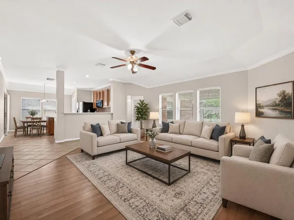 1646 Martin Lake Dr, Richmond, TX 77406