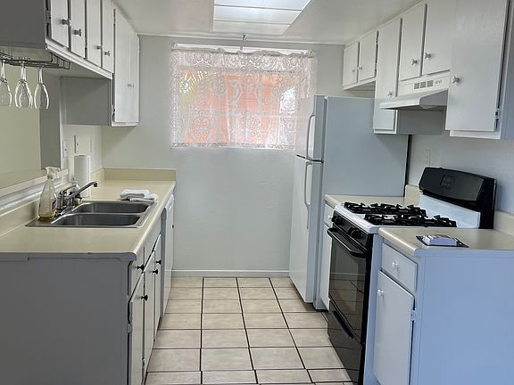 5th image of 421 N Lamb Blvd APT E