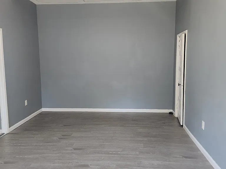 104 Stevens Ave — Photo 2