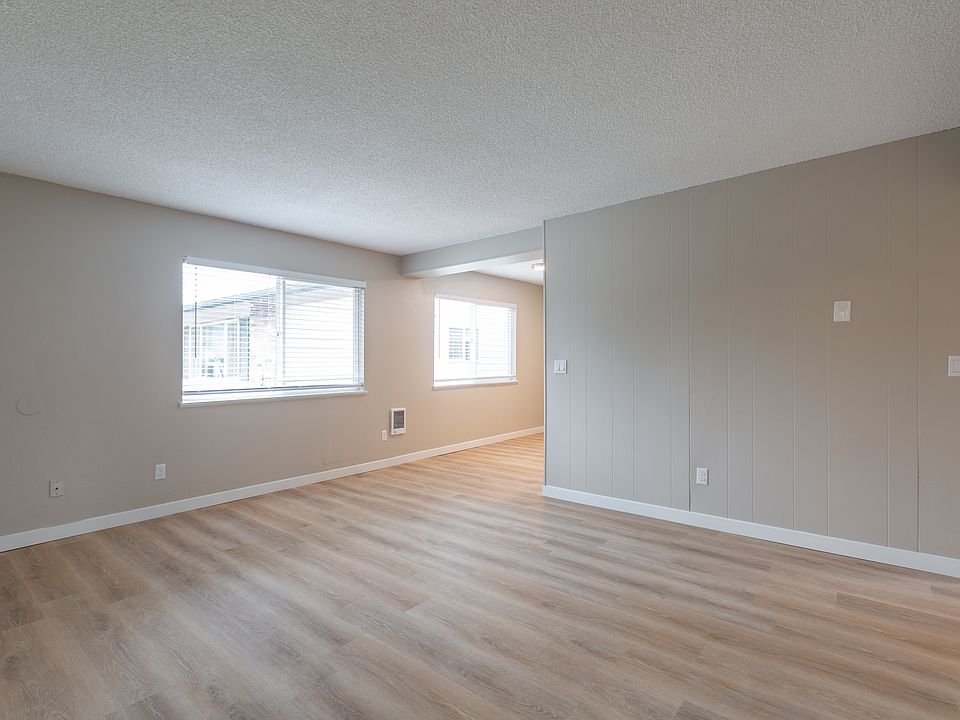 1st image of 1935 SE Main St APT 8