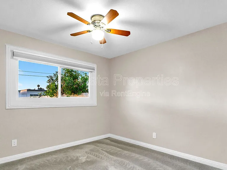 120 Green Ave — Photo 11
