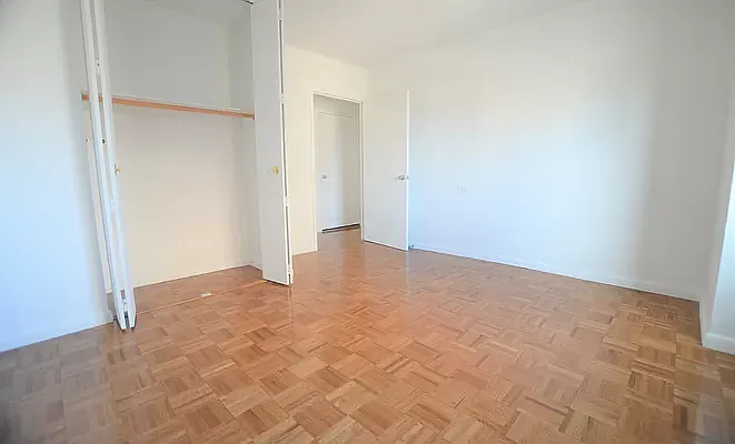 Rented by Manhattan Realty Group | media 3