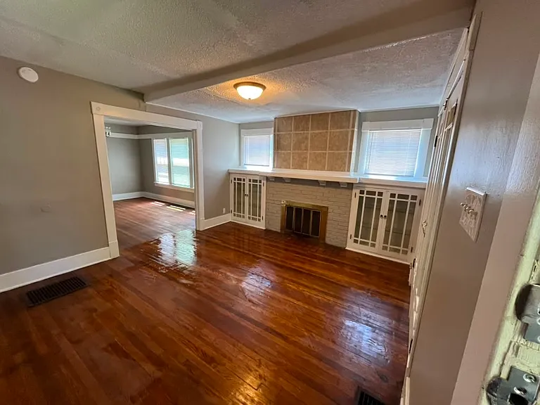312 S McClellan St — Photo 10