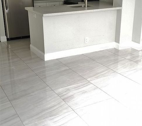 3rd image of 752 Executive Center Dr APT 38