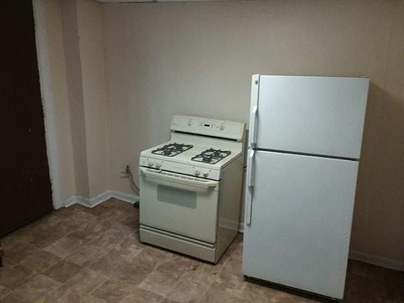 3rd image of 2820 W Clybourn St APT A