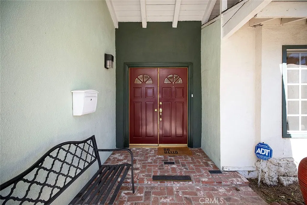 3 bed, 2.5 bath, 1876 sqft, $4,000 — Photo 4