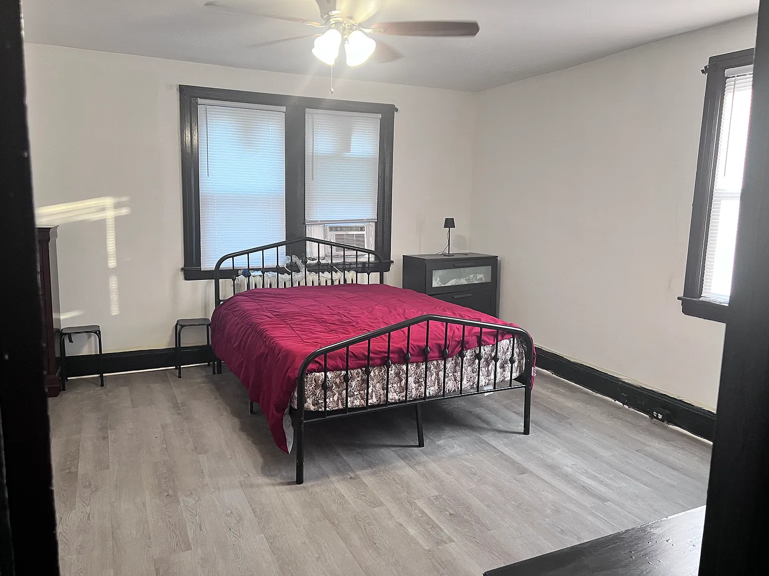 3 bed, 1304 sqft, $2,200 — Photo 4