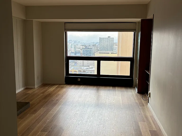 1177 California St #911 — Photo 1