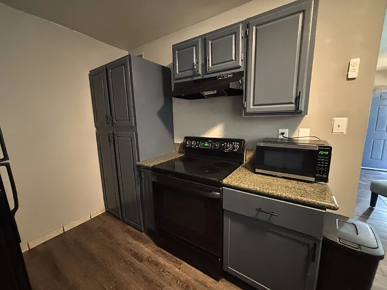 213 Jefferson Ave #4 — Photo 6